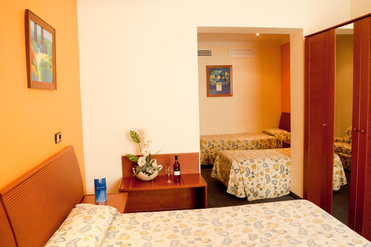 Ramblas Hotel Барселона Стая снимка