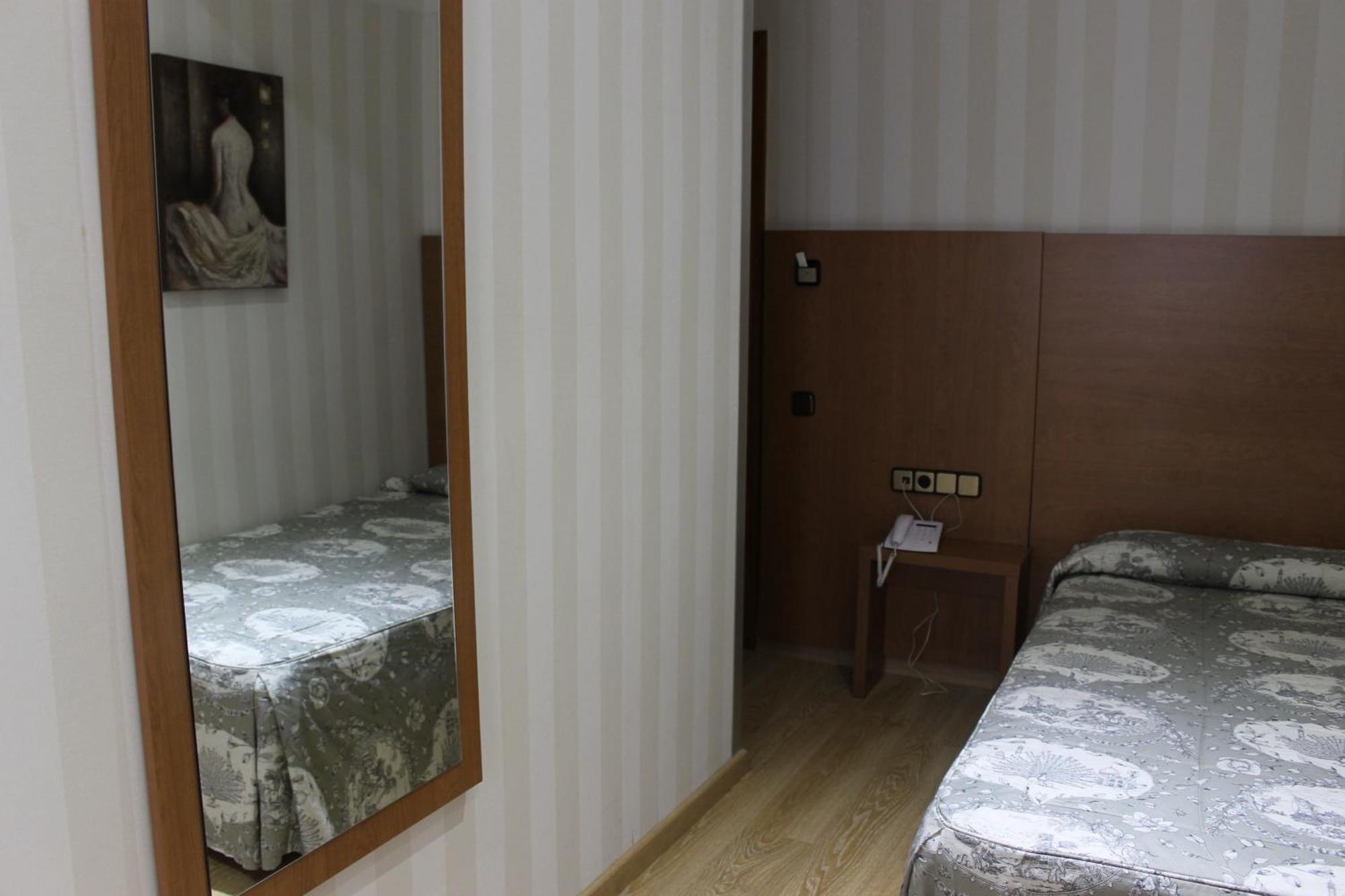 Ramblas Hotel Барселона Стая снимка