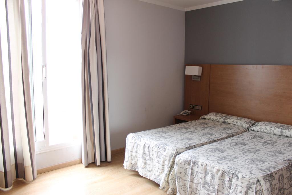 Ramblas Hotel Барселона Екстериор снимка