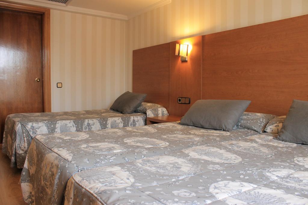 Ramblas Hotel Барселона Екстериор снимка