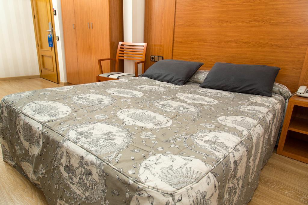 Ramblas Hotel Барселона Екстериор снимка