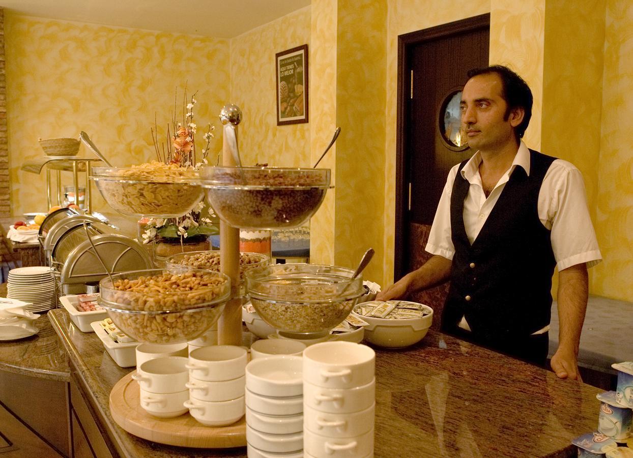 Ramblas Hotel Барселона Екстериор снимка